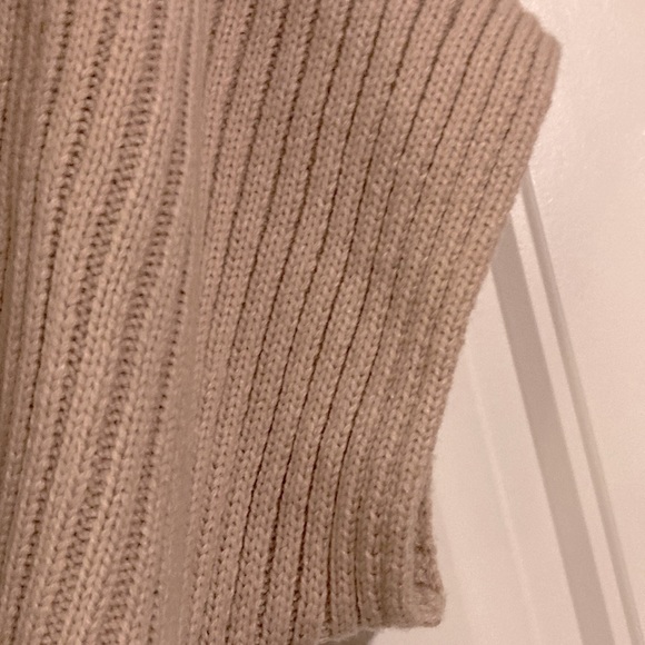 Sweater vest Sz L - Picture 3 of 6